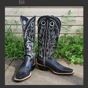 Ladies Twisted X black boots (10) NEVER WORN